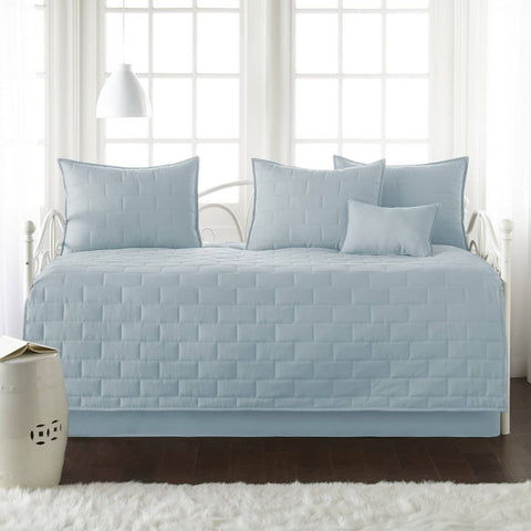 Southshore Fine Linens Daybed Brickyard Quilt in Sky Blue
