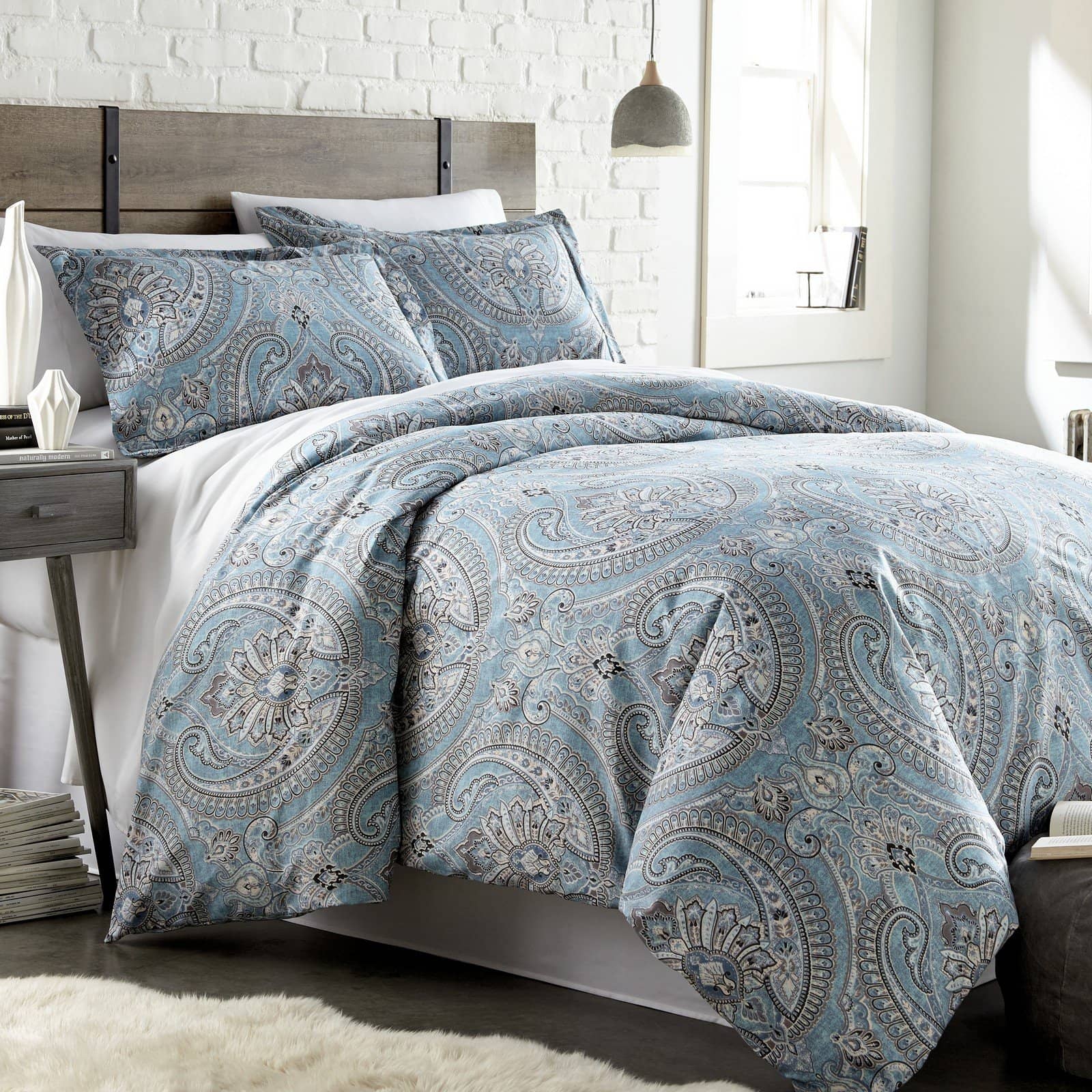 Pure Melody Classic Paisley Ultra Soft And Supreme Quality Duvet