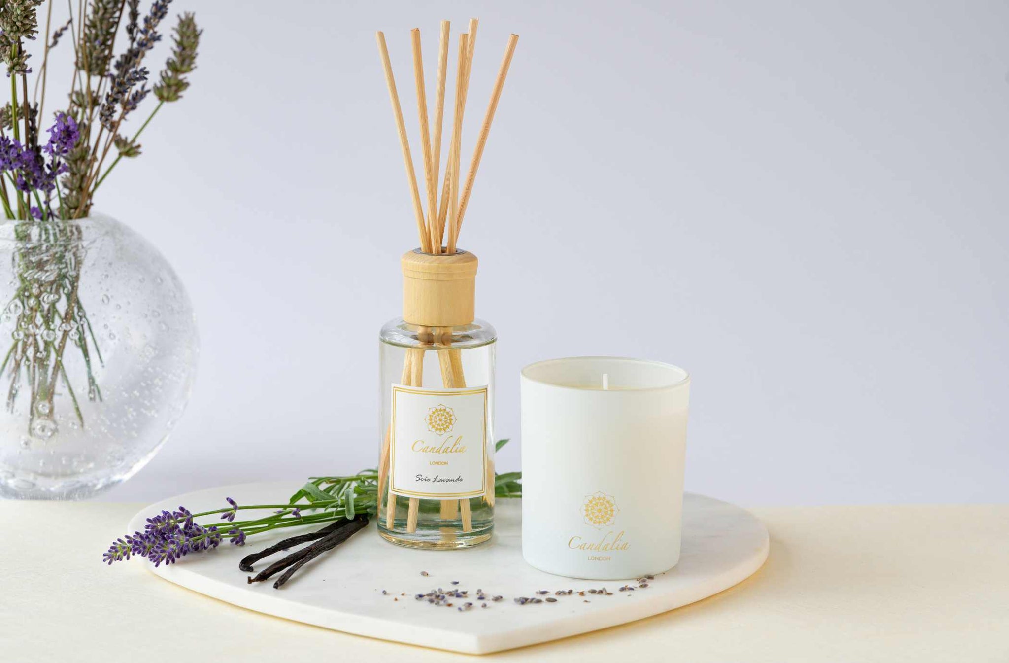 Home fragrance diffuser and candle Soie Lavande