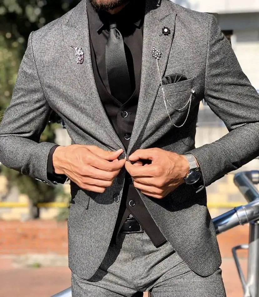 Timeless Elegance of Grey Suit and Black Shirt Outfits for Men – MENSWEARR