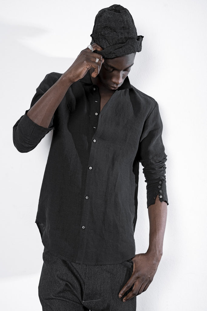 The black shirt for men in the stubborn wien online shop