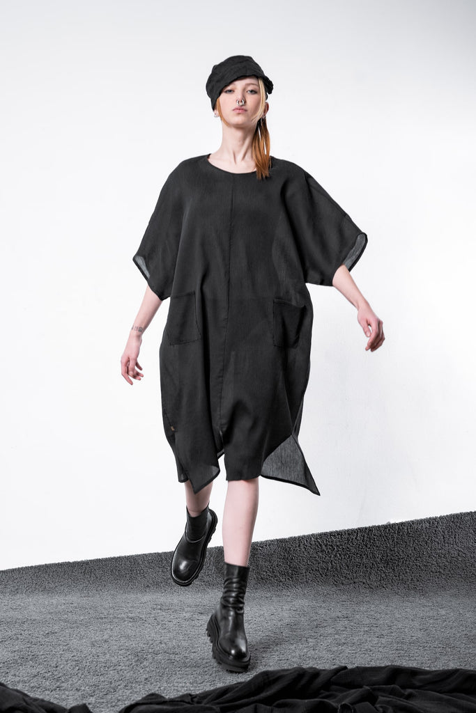 Black oversize dress made of silk in idiosyncratic vienna