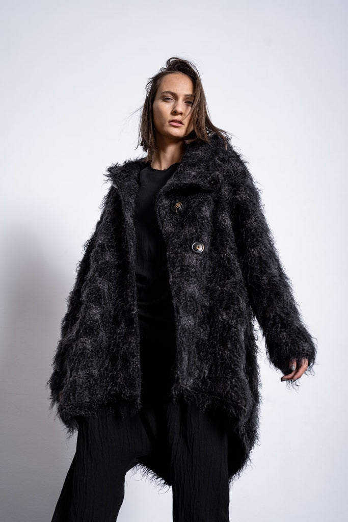 Oversize wool coat for women in obstinate vienna