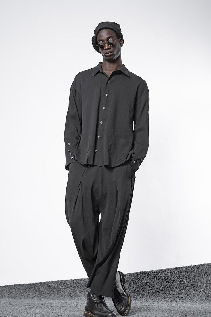 Black avant-garde fashion for men in the stubborn Vienna online shop and fashion store