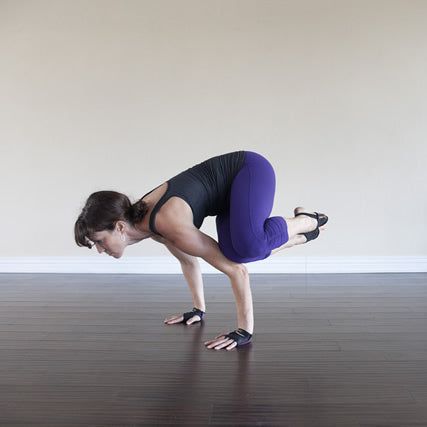 Side Crow (Parsva Kakasana) – Yoga Poses Guide by WorkoutLabs