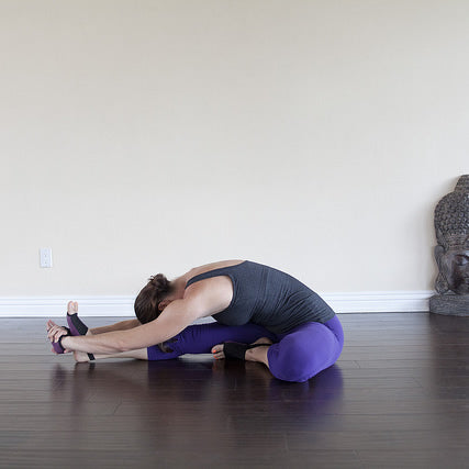 Head to Knee Pose - Exercise How-to - Skimble Workout Trainer