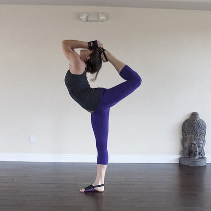 Flip Your Grip in Dancer Pose: Here's How in 8 Steps