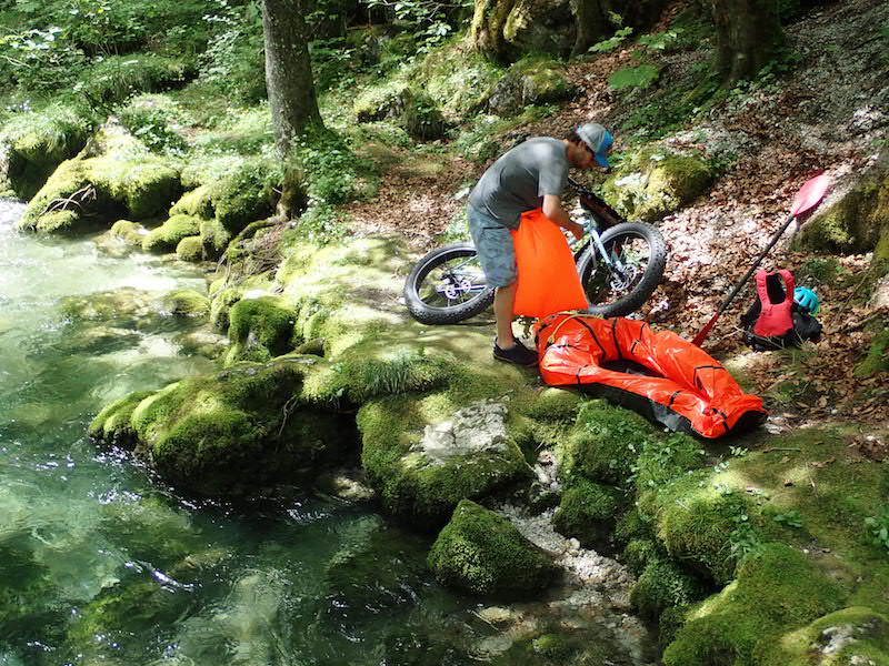 How to inflate a packraft