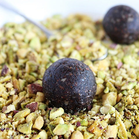 Bliss balls with pistachios