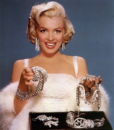 Marylin Monroe sings Diamonds are a Girl's Best Friends in Gentlemen Prefer Blonds