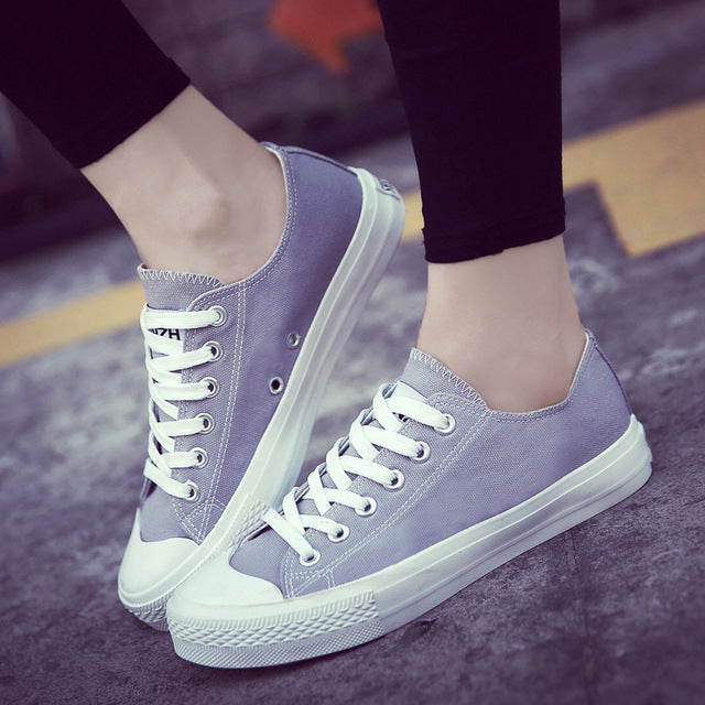 casual trending shoes