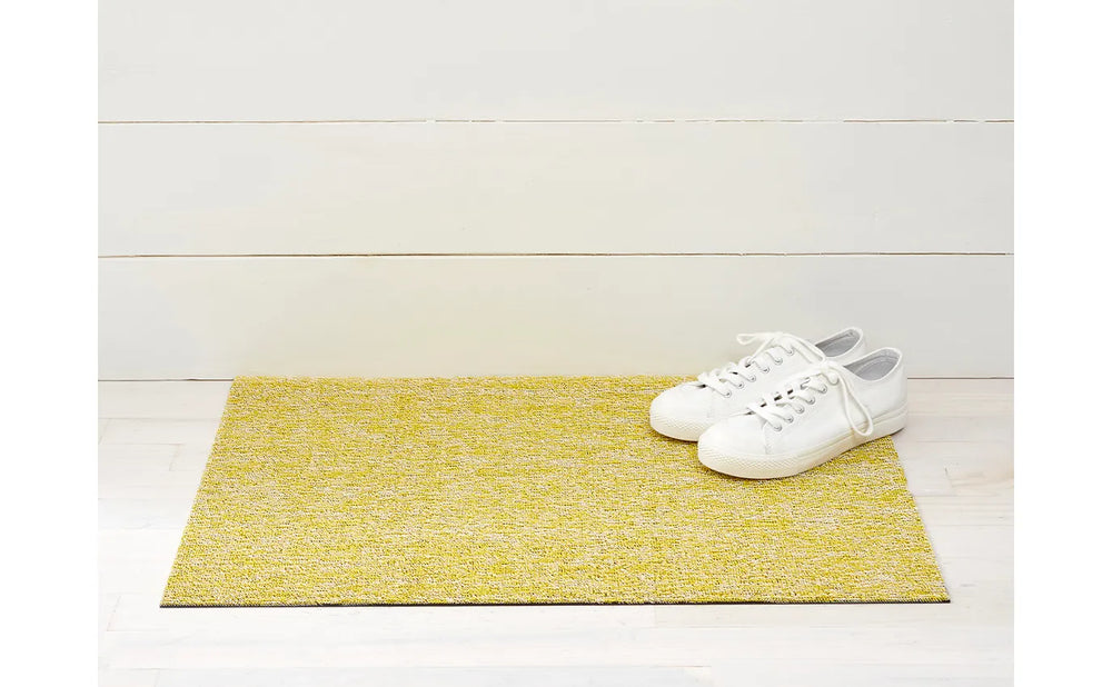 https://cdn.shopify.com/s/files/1/0065/2083/2098/products/floor_shag_heatheredshag_lemon_doormat_0475.webp?v=1681317800&width=1000