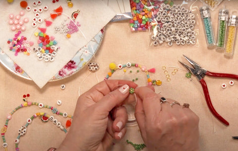 The easy to make beginners Jewellery beading kit