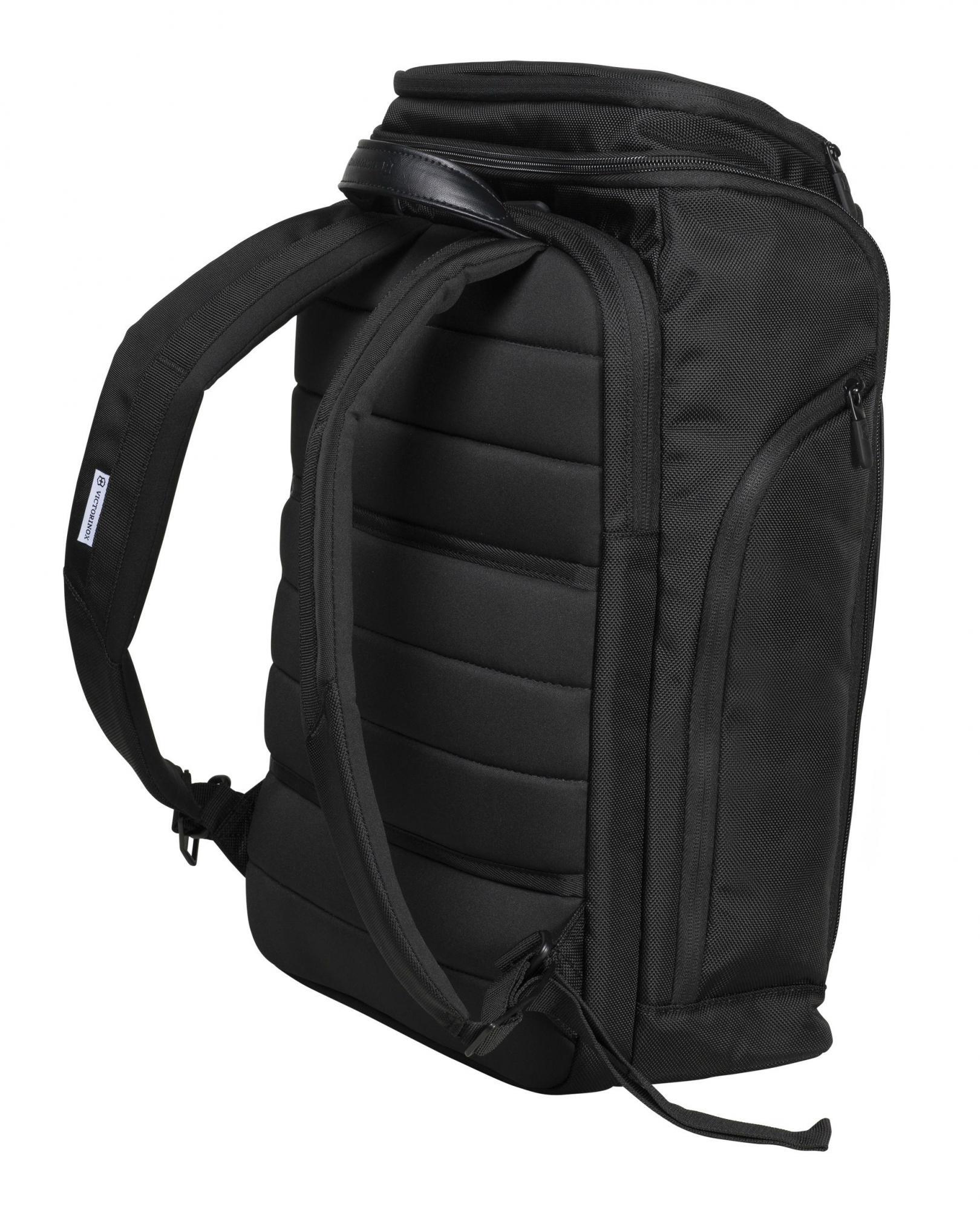 victorinox luggage backpack