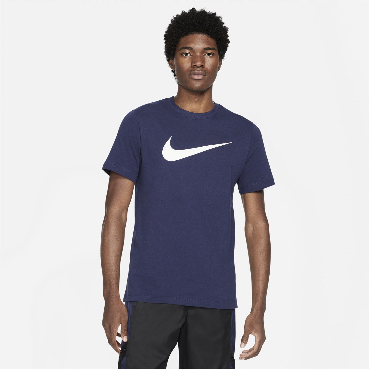 NIKE SPORTSWEAR SWOOSH TEE - DC5094 – The Sports Center