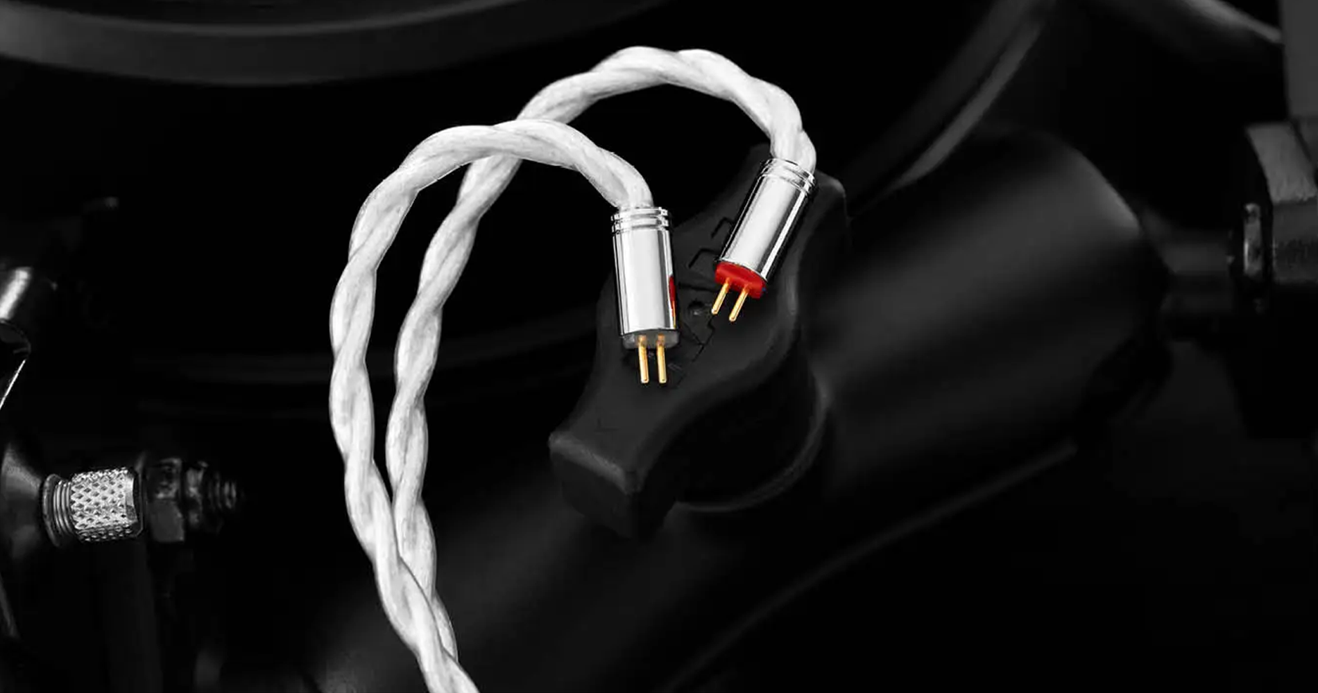 Queen of Audio Whisky Silver Plated In-Ear Monitor Upgrade Cable Versatility