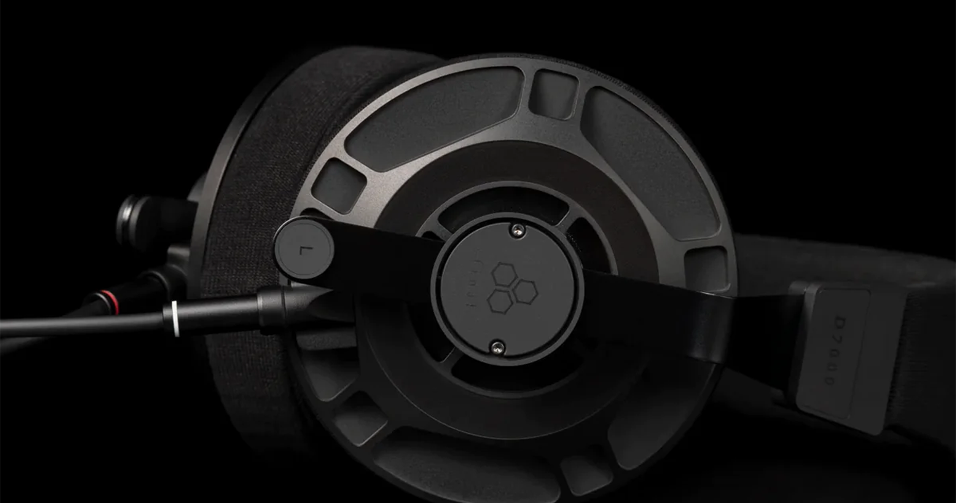 Final Audio D7000 Semi-Open Planar Magnetic Headphones Overview