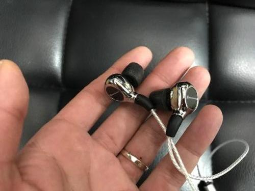 Revisión de los auriculares internos inalámbricos Beyerdynamic Xelento