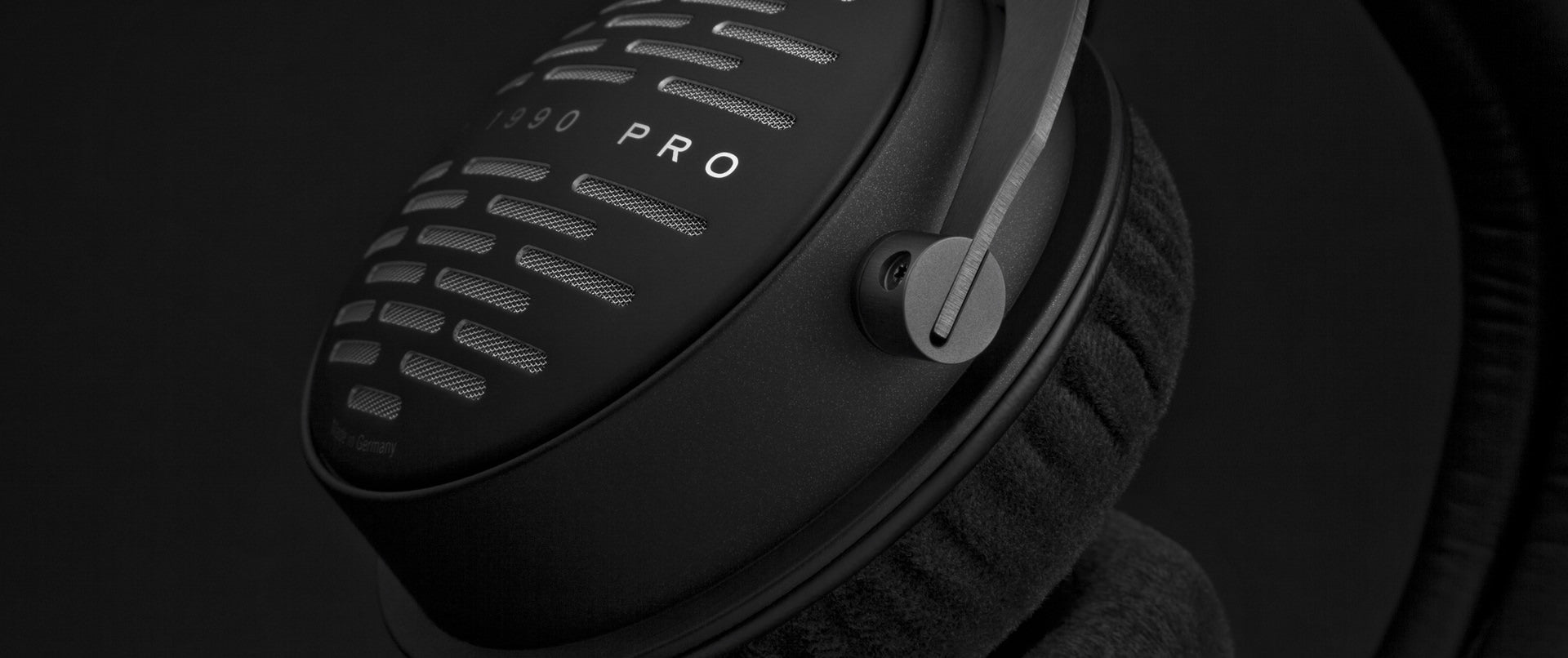 Beyerdynamic DT 1990 PRO Robust Construction