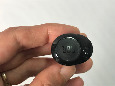 Audio46: revisión de auriculares inalámbricos JBL Tune 120TWS True Earbud Face and Button