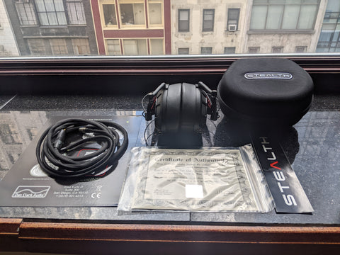 Dan Clark Audio Stealth audífonos supraaurales cerrados premium para audiófilos cable de audífonos estuche de transporte guía del usuario certificado de autenticidad