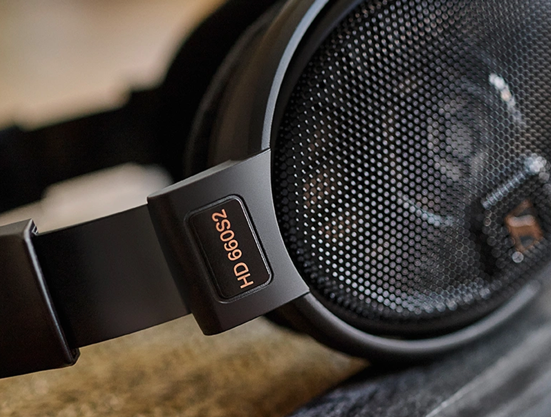 Sennheiser HD 660s2 Detail Photograph