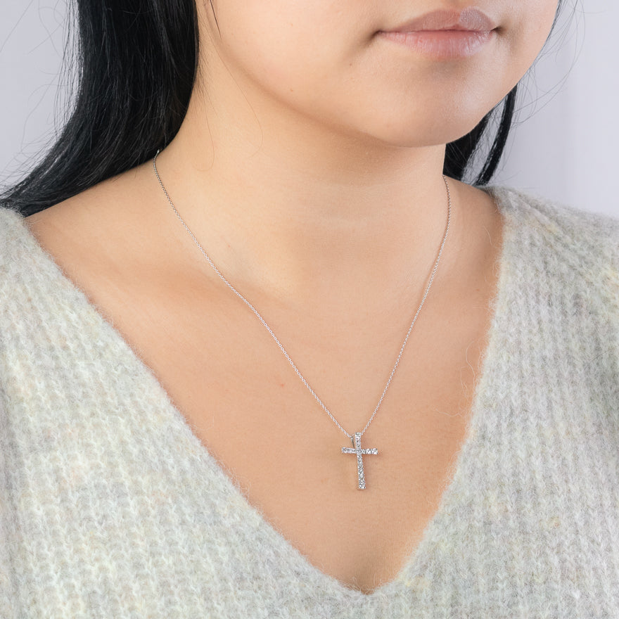 Diamond Cross Pendant Necklace in 10K White Gold (0.50 ct tw)