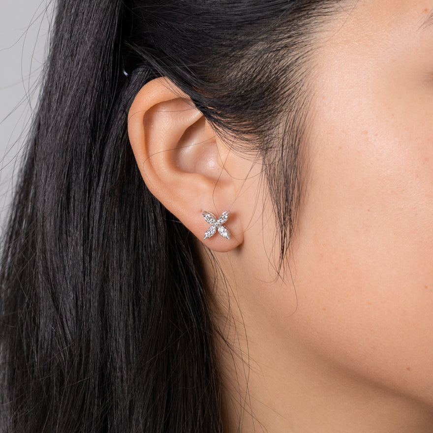 Diamond Dangle Earrings in 10K White Gold (1.00 ct tw) – Ann