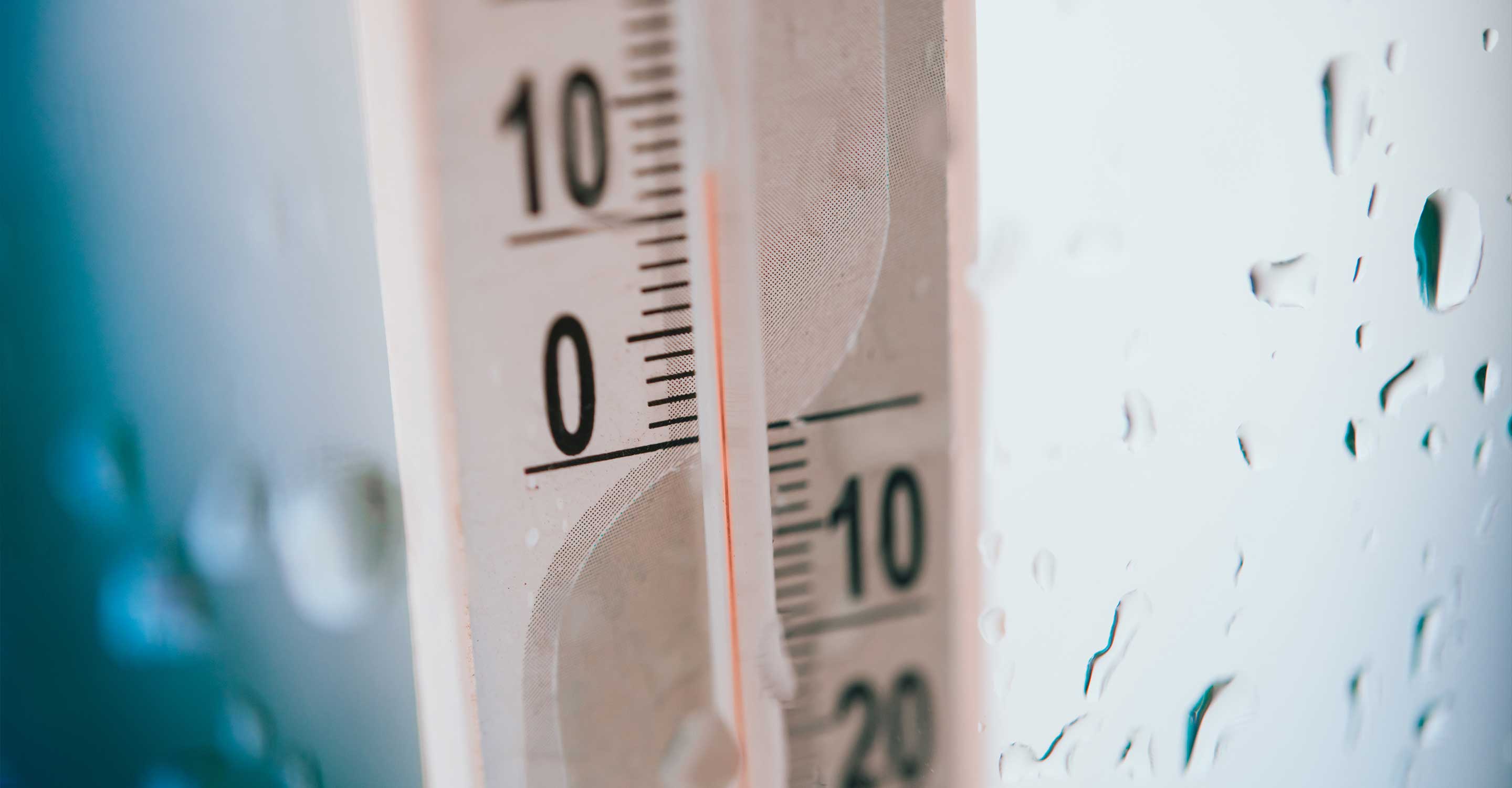 Free Photo  Medical thermometer indicating high temperature on the face  masks-coronavirus