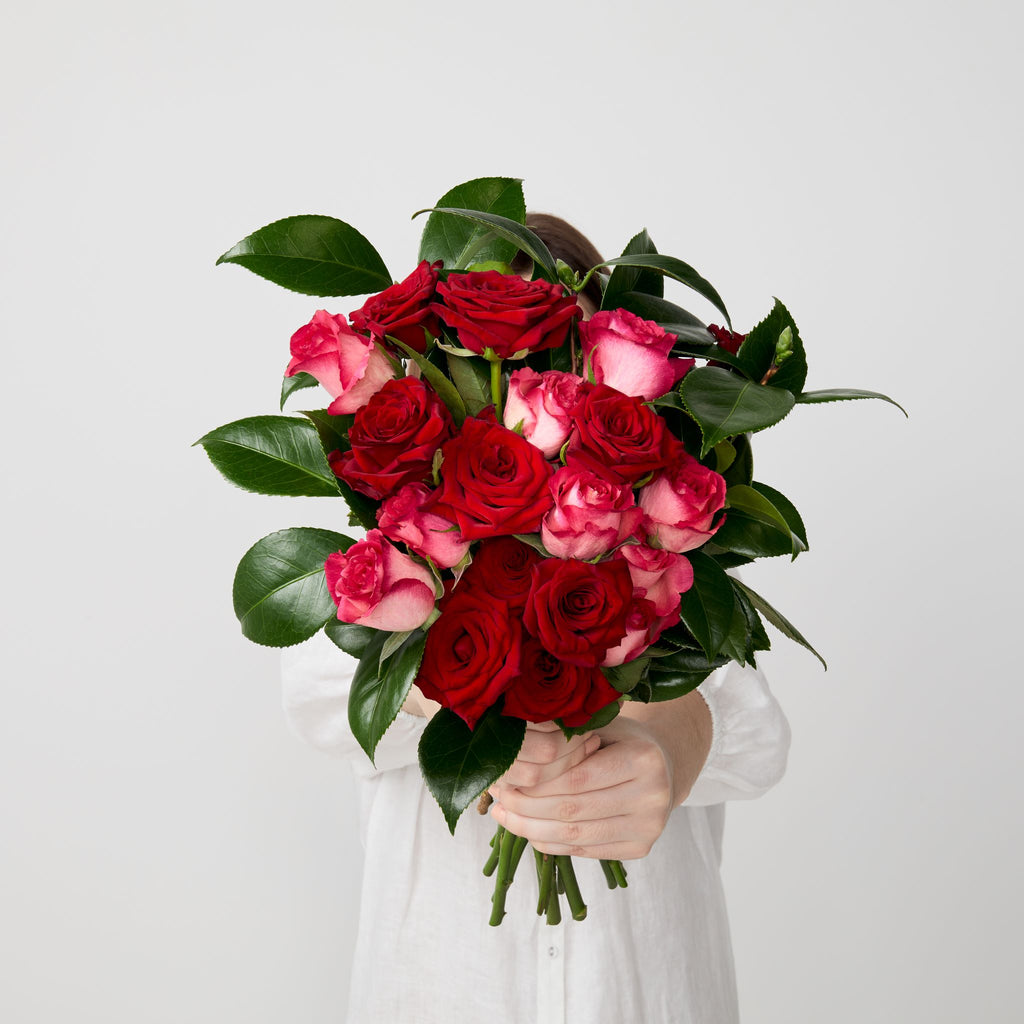 the rosa pink and red rose bouquet