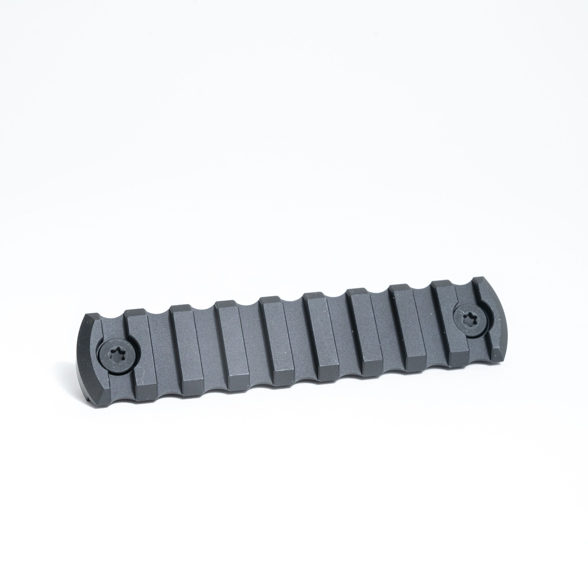 m-lok-aluminum-rail-9-slots-485158__PID:59acba03-291f-483f-a14f-47894684cd95