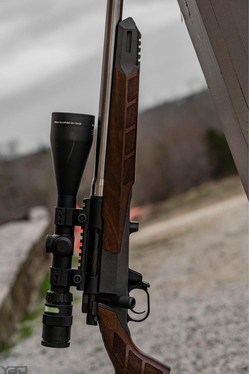 rifle-spotlight-YBD09435