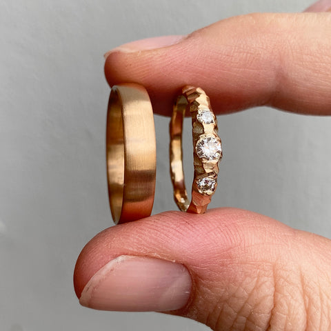 Custom ordered rings in 18 karat gold with 3 natural, ethical and traceable diamonds. Price: 12.400-36.000 DKK depending on size of diamonds.