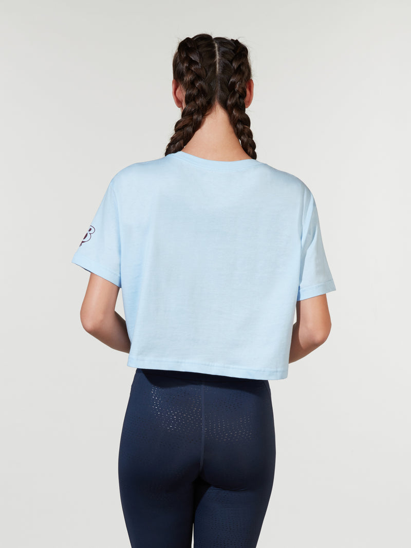 nike essential cropped tee