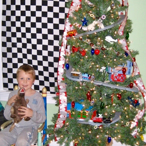 Train tracks in Christmas Tree