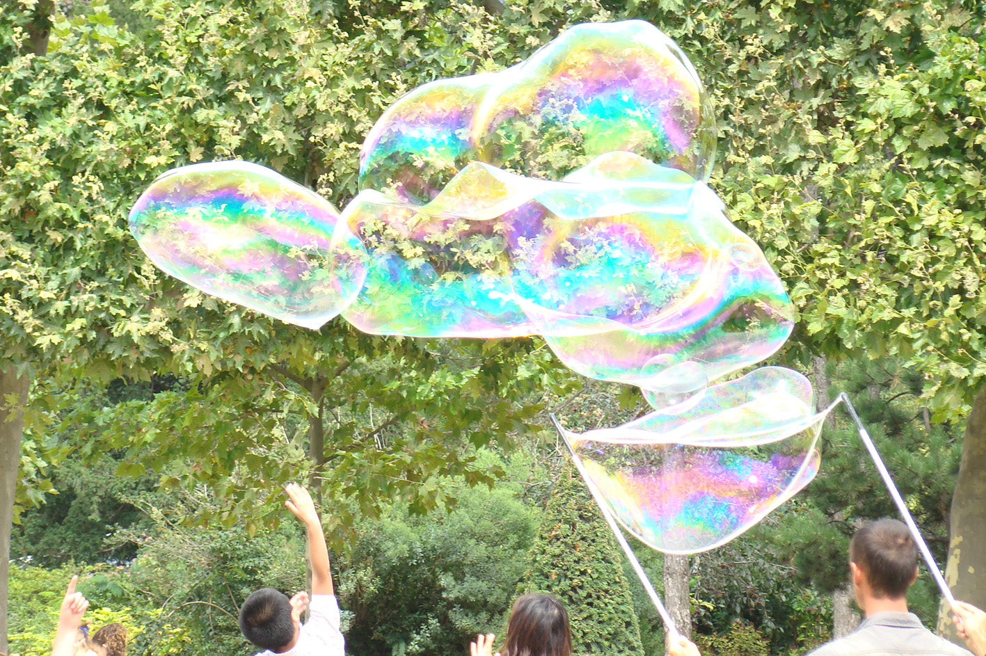 Bulles champ de mars Eiffel Paris Hello Petronille