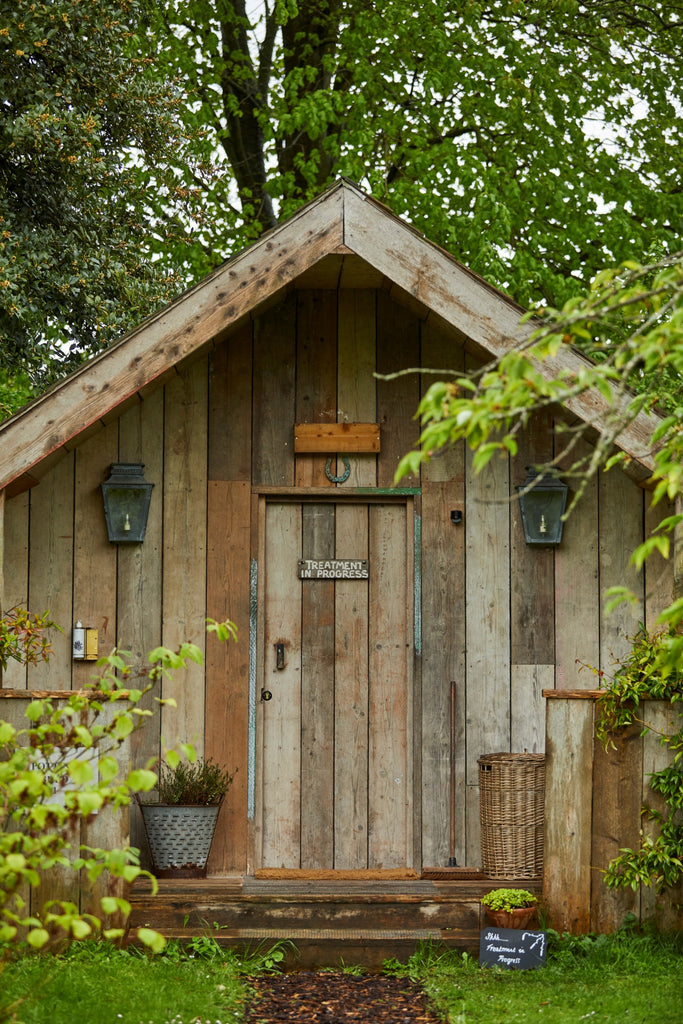 Potting-shed-at-the-pig-hotels