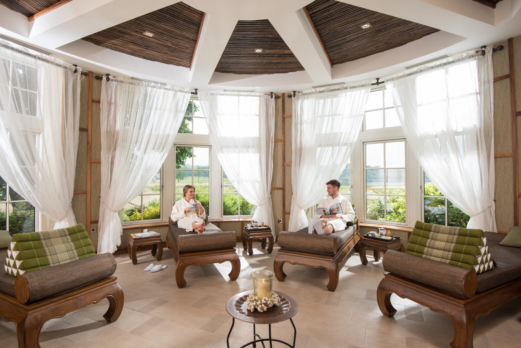 couple-enjoying-the-spa-facilities-at-lough-erne-resort