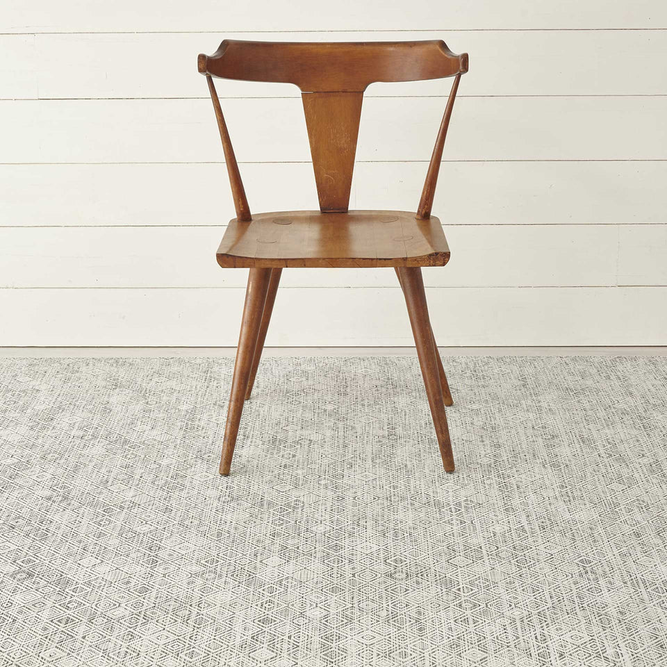 Featured image of post Black And White Chair Mat - Buy our high quality, custom chair mats for all floor types.