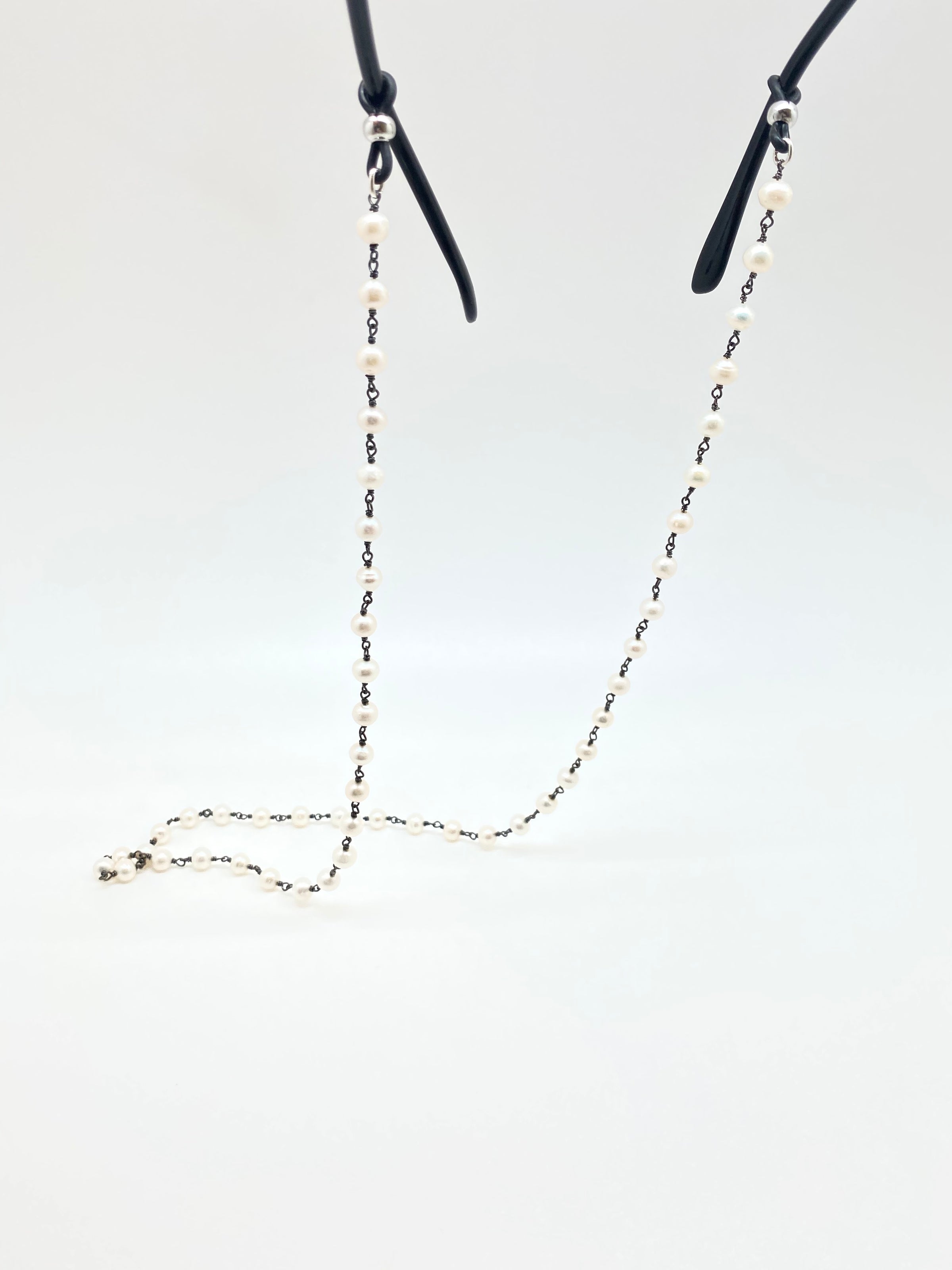 The Pearl Eyeglass Chain – Stone Cooper