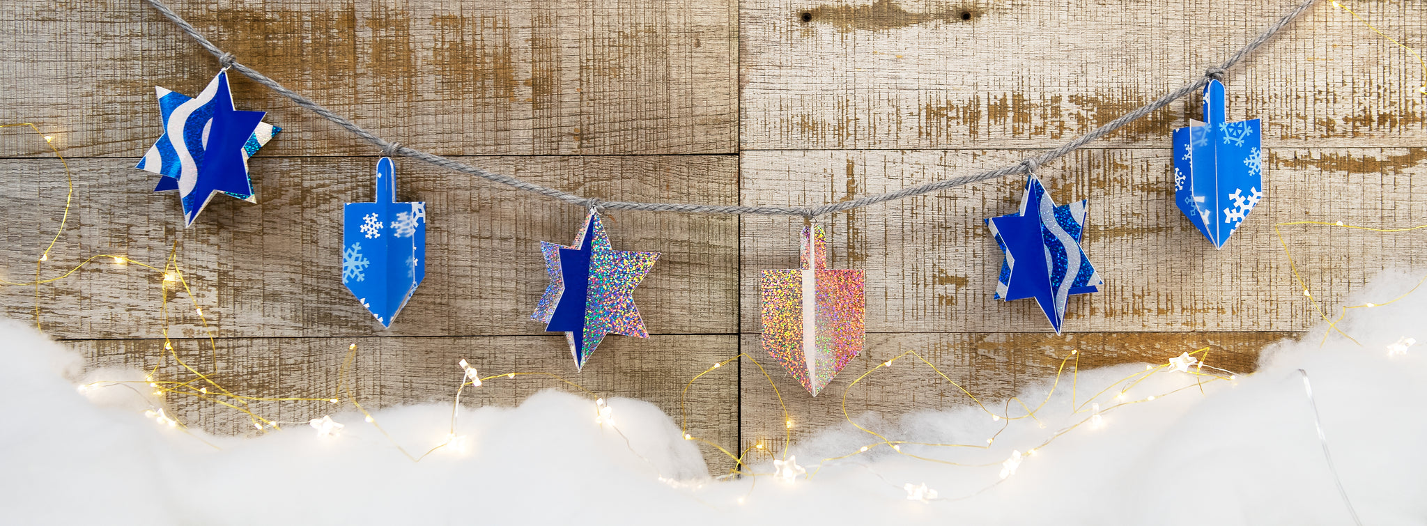 Dreidel and star of David Hanukkah garland DIY paper decoration