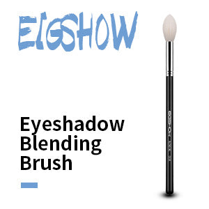 eyeshadow blending brush
