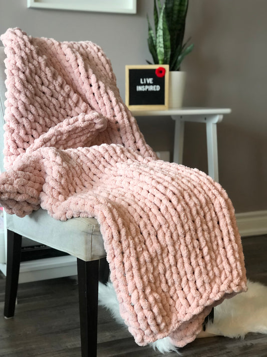 HEARTH & STONE Chunky Knit Blanket 50x60 - Fluffy Weighted Throw Blanket  - Hand Made Yarn Knitted, Braided Warm Blankets for Bed Sofa (Blush Pink)