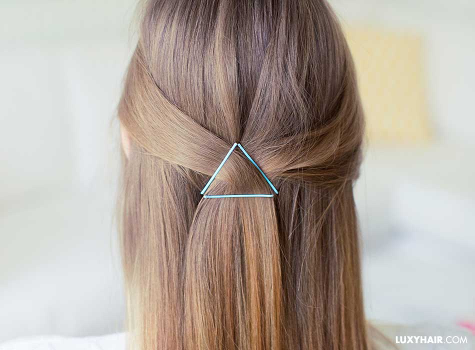 Chic Bobby Pin Hairstyle Tutorial - The Girl from Panama