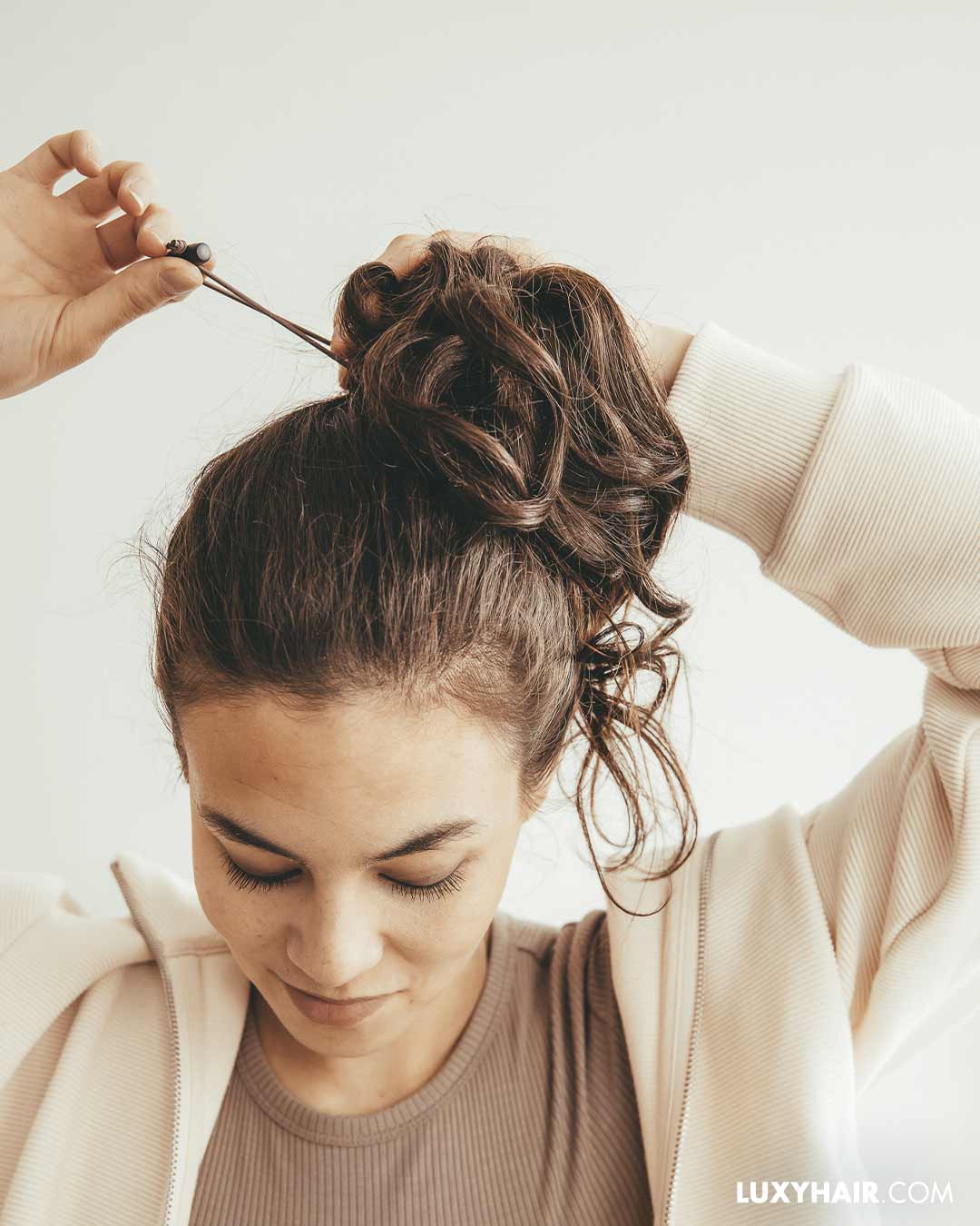Messy bun hair piece: How to wear and style a clip-in bun - Luxy® Hair