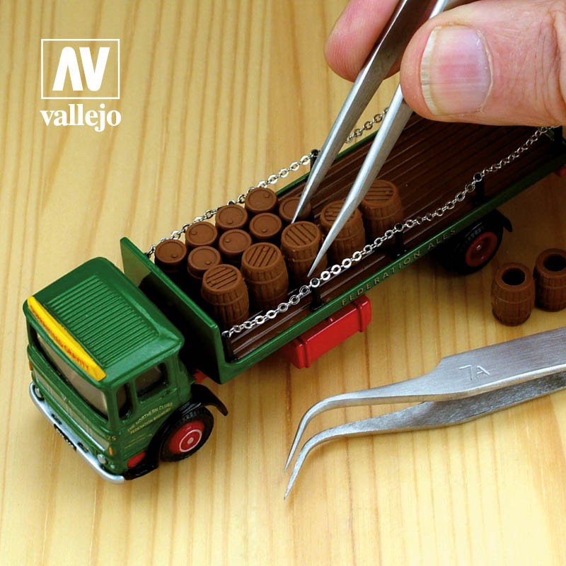 Vallejo Hobby Tools - Extra Fine Curved Tweezers (115 mm)