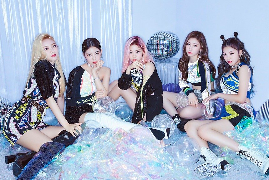 Itzy イッジ メンバーが魅せるオシャレ韓国女子コーデとは 60 Sixtypercent