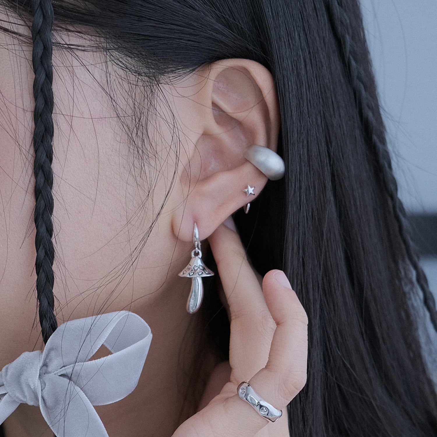 Bold volume earcuff