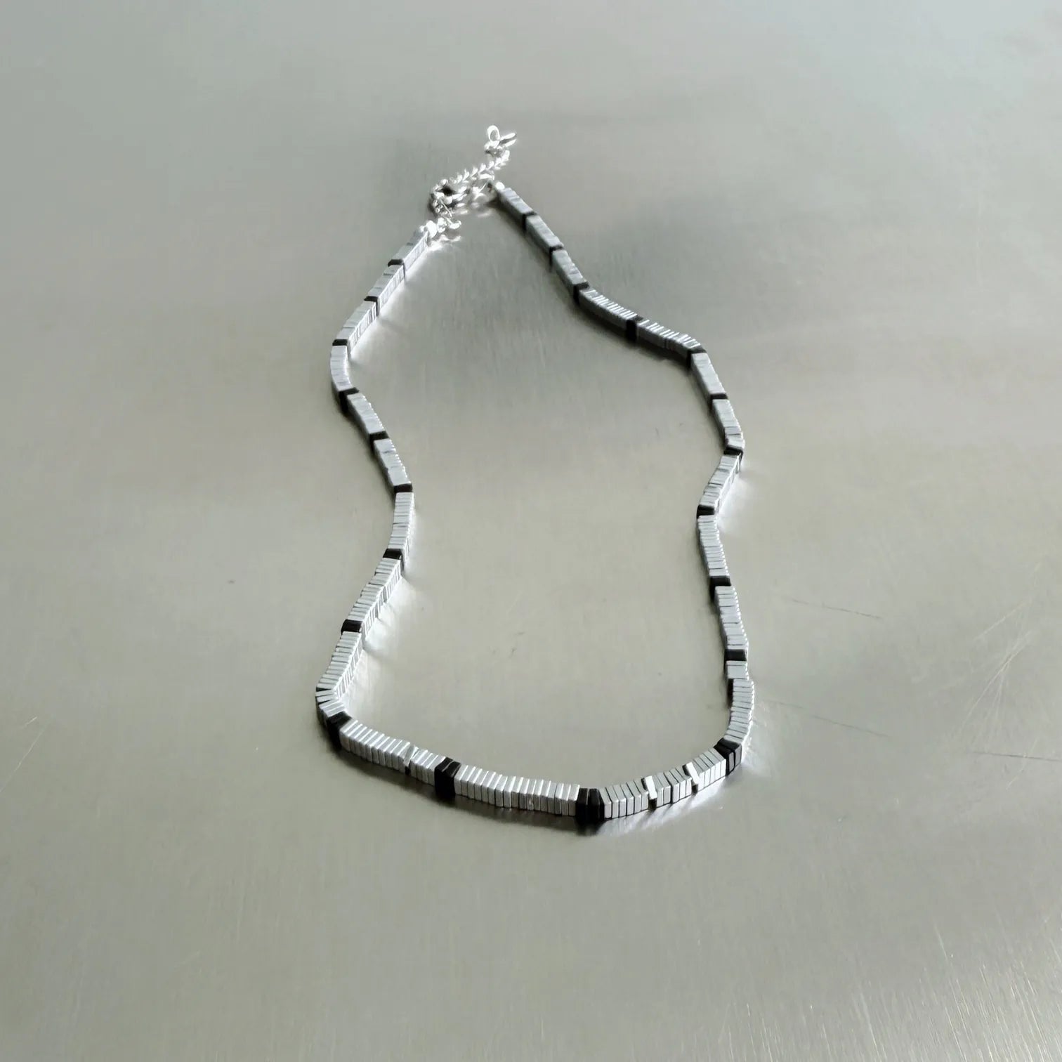 フラグメントシルバーフレームネックレス