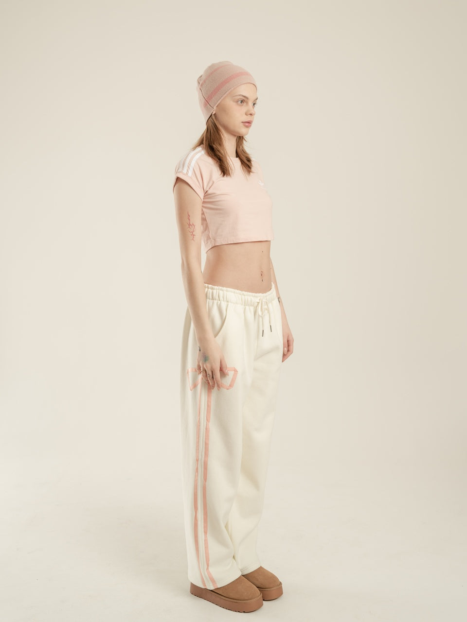 [FW ver] SWEET RIBBON SWEAT PANTS - CREAM/PINK